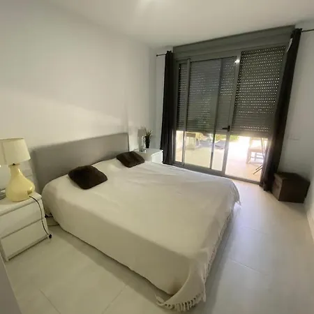 Precioso En Vanians Garden Apartment *