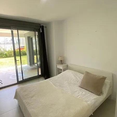 Precioso En Vanians Garden דירה אסטפונה